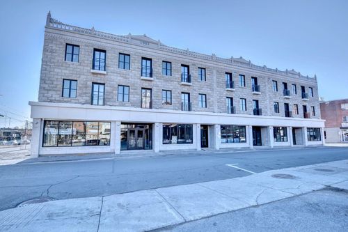 Place Frontenac 